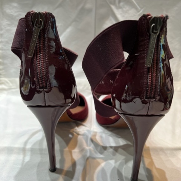 Donald J Pliner Suede and Patent Burgundy Pumps - Size 8.5 N - Like New - Narrow - Picture 4 of 4